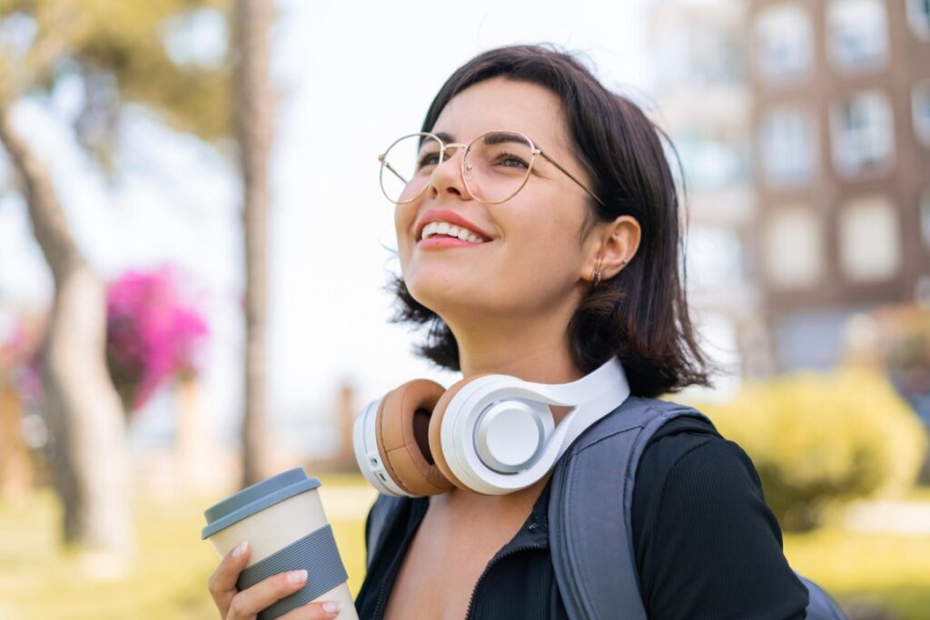 Wybór odpowiednich okularów korekcyjnych może być równie ekscytujący, co złożony, zwłaszcza jeśli zależy nam na produktach markowych